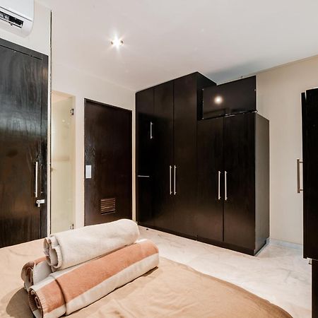 Brisas Beachfront Penthouses Канкун Екстериор снимка