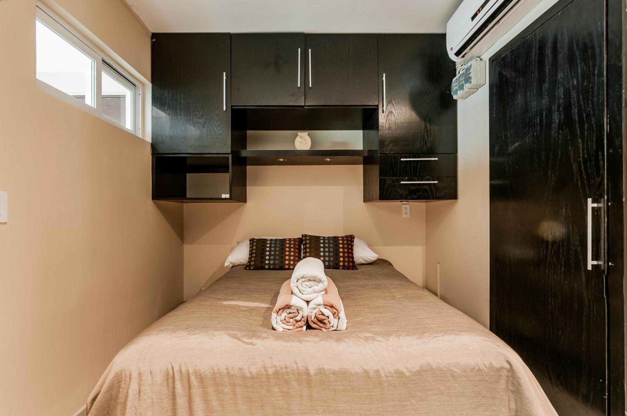 Brisas Beachfront Penthouses Канкун Екстериор снимка