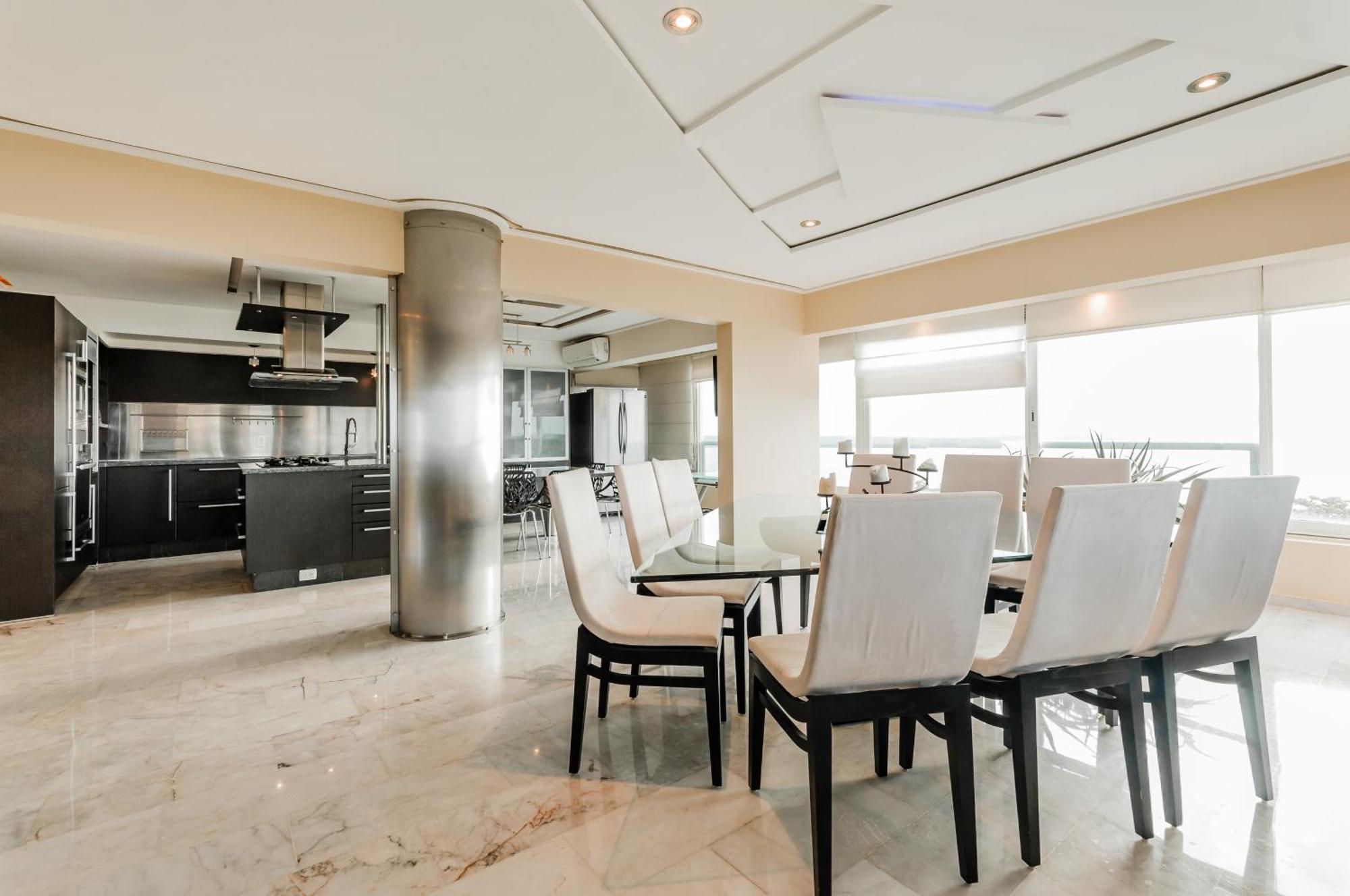 Brisas Beachfront Penthouses Канкун Екстериор снимка